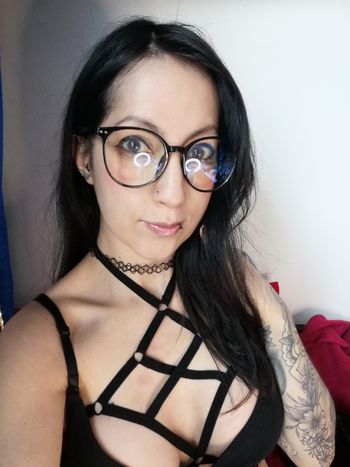 nude abby_oxox showing tattoo selfie