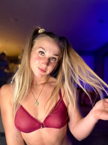 nude abbylynnxxx showing custom content