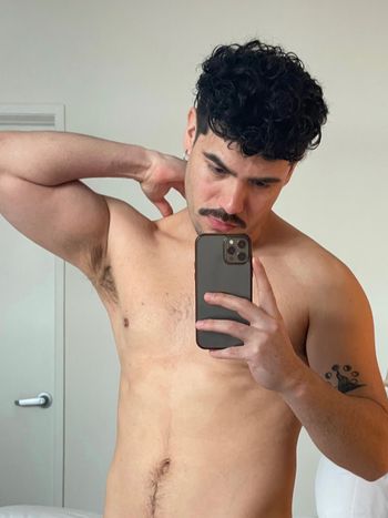 nude acehimeros showing male selfie