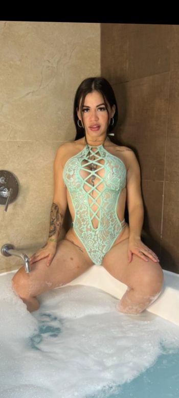 nude agatha93 showing video call