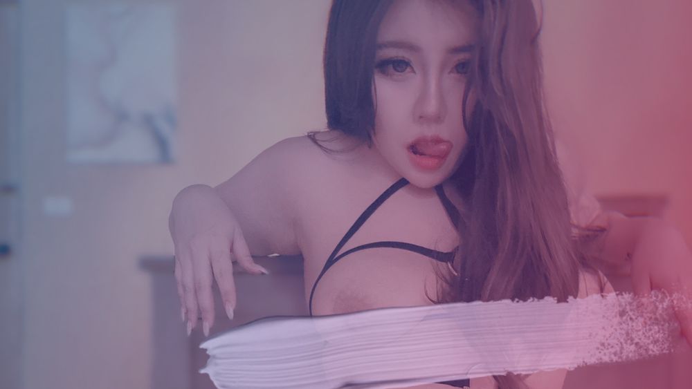 akimiixoxo OnlyFans showing asian