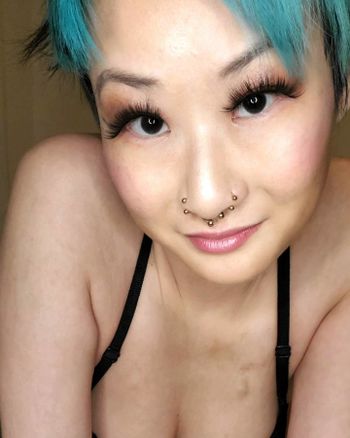 nude akira_goddess posting findom selfie