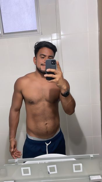 nude albertitolatin recording tiktok selfie