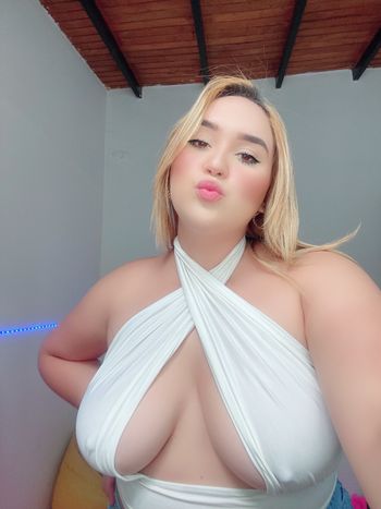 nude alejandraleonn leaking latina selfie