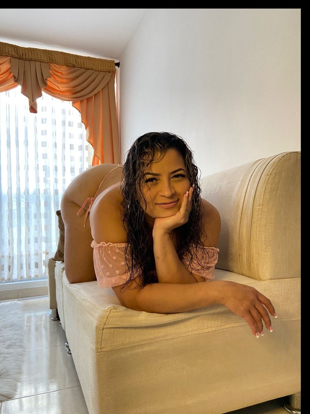 alexa0214 OnlyFans showing latina