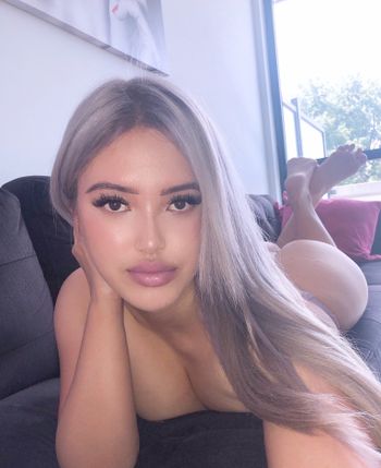 nude allaboutariella posting latina