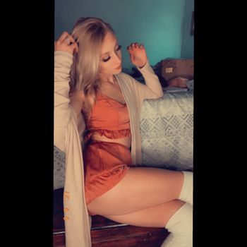 nude allie-cat23 doing latina selfie