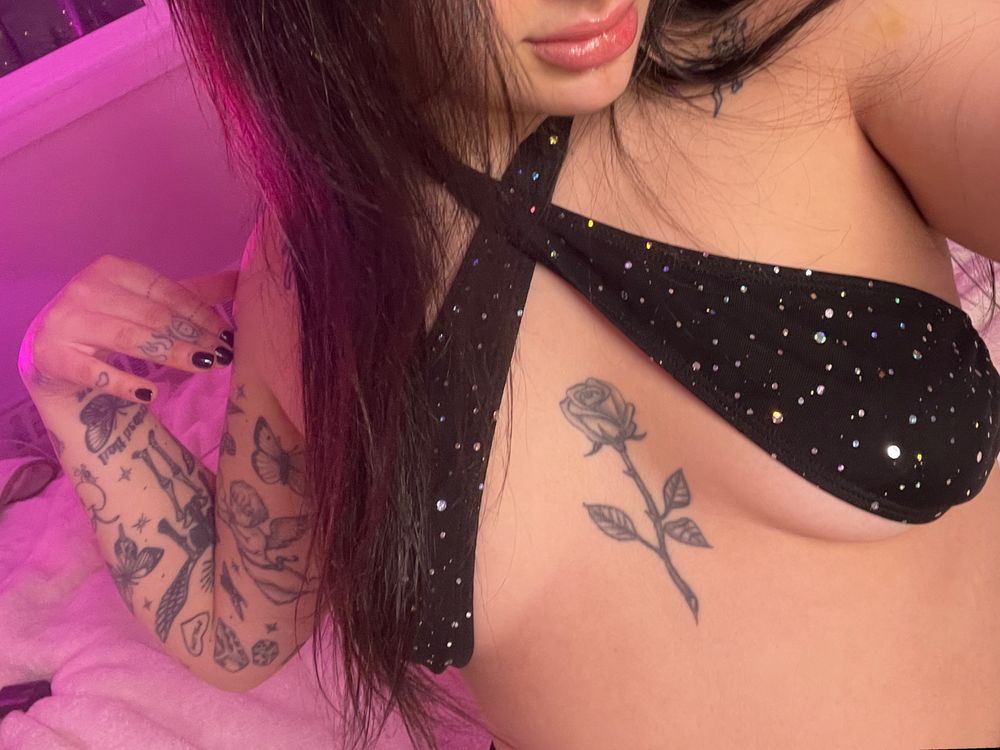 alycat4 OnlyFans showing cfnm