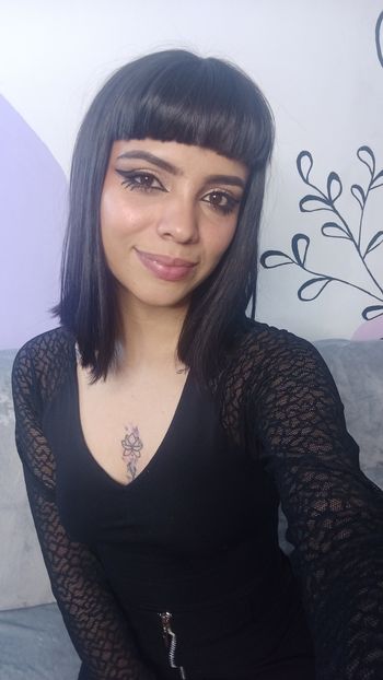 nude am_amethyst doing latina