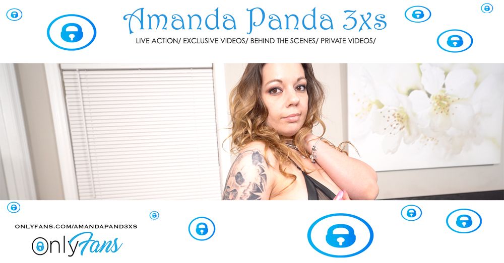 amandapanda3xs OnlyFans showing lesbian