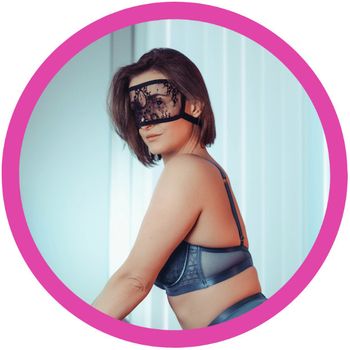 nude amateurrosa doing streamer