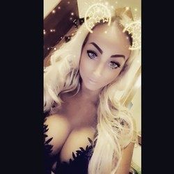 nude amybee exhibitionism