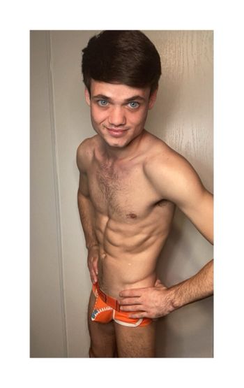 nude andrewrobins229 messaging