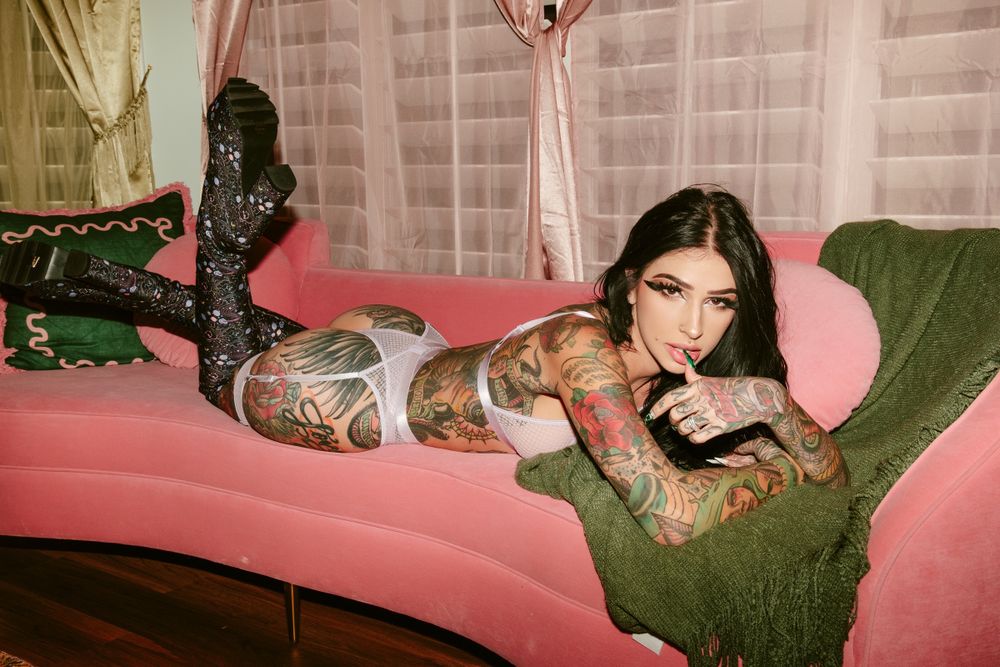 angela_mazzanti OnlyFans doing nude