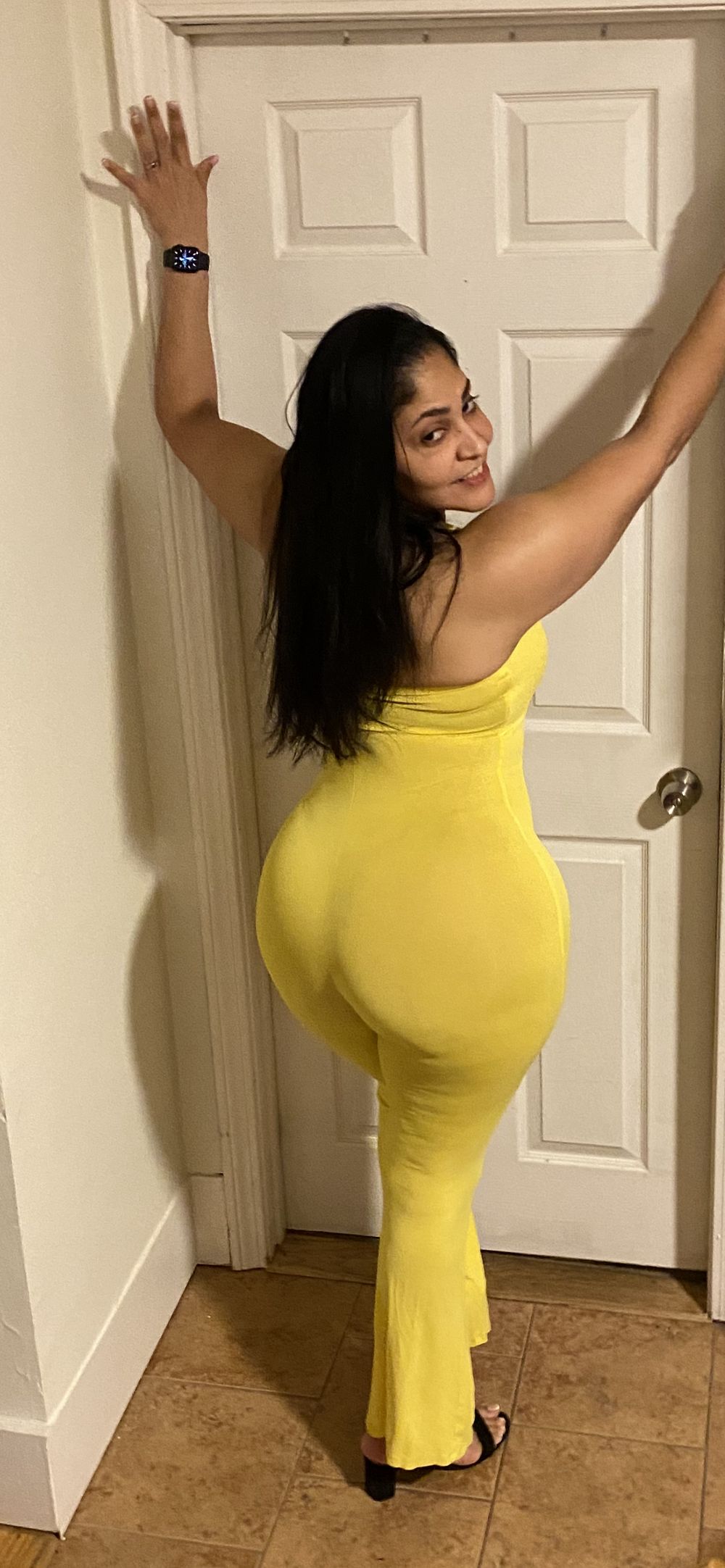 angelica4322 OnlyFans doing big ass