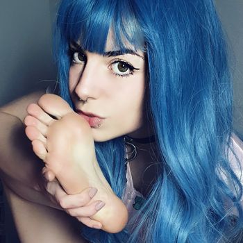 nude angelicadivine_feet posting latina selfie