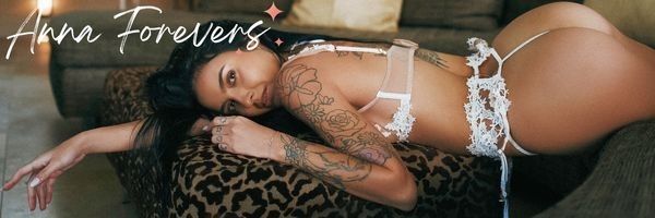 annaforevers OnlyFans doing nude