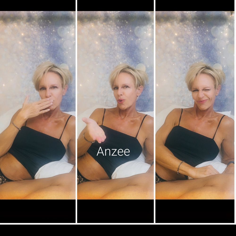 nude anzee model