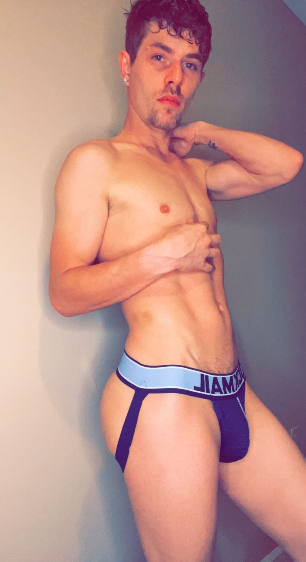 apaleon29 OnlyFans posting male