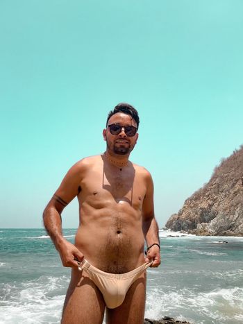 nude arielbhot posting mexico selfie