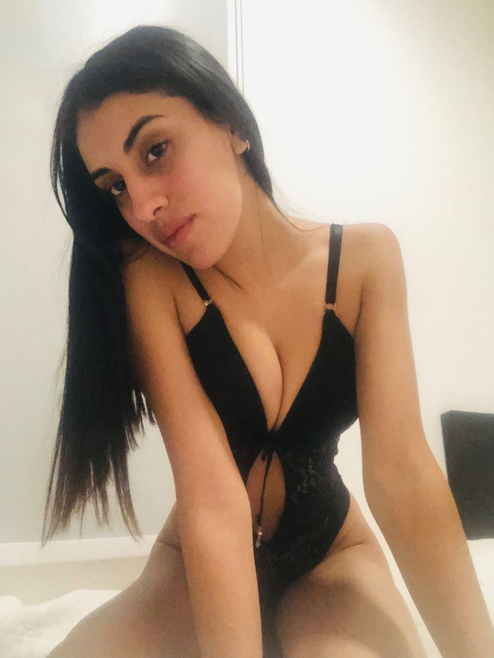 aritaa22 OnlyFans showing argentina