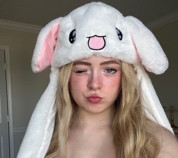 nude aurora.brooke doing video call selfie