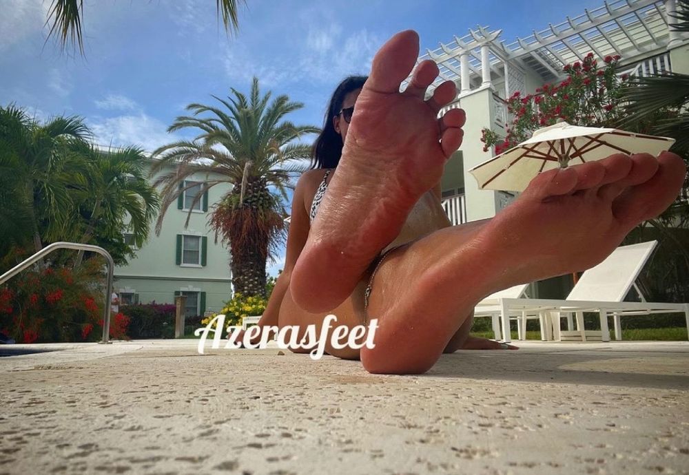 azerasfeet OnlyFans doing big ass