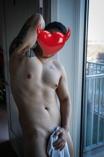 nude aznchad leaking messaging selfie