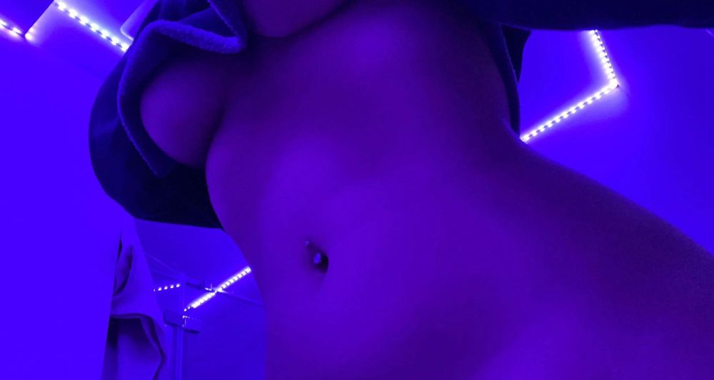 baby.harmony OnlyFans posting messaging