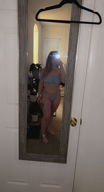 nude babyyloveb showing nude selfie