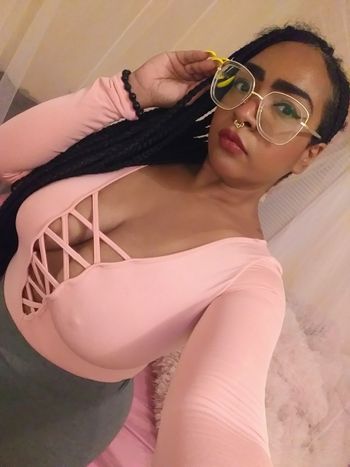 nude bad_dominicana showing femdom