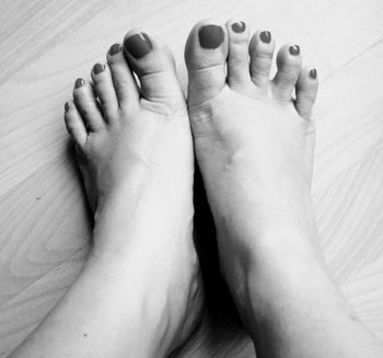 nude bare_asian_feet doing asian