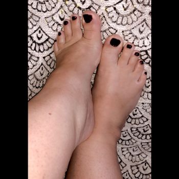 nude barefootbunnnie posting exhibitionism selfie