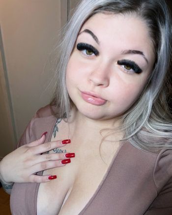 nude bbw_baybay posting tattoo selfie