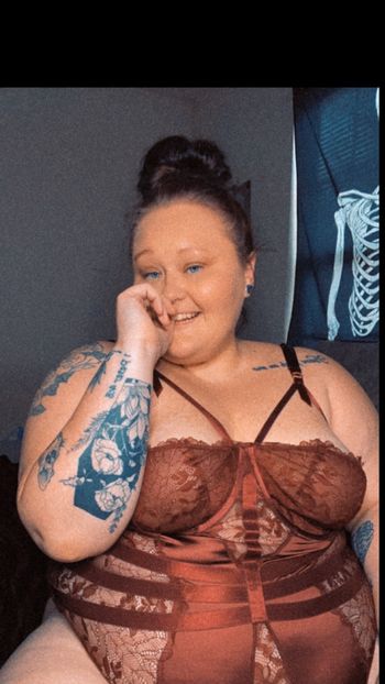 bbwbrittt OnlyFans piercing