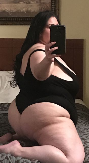 nude bbwcome_thru leaking latina selfie