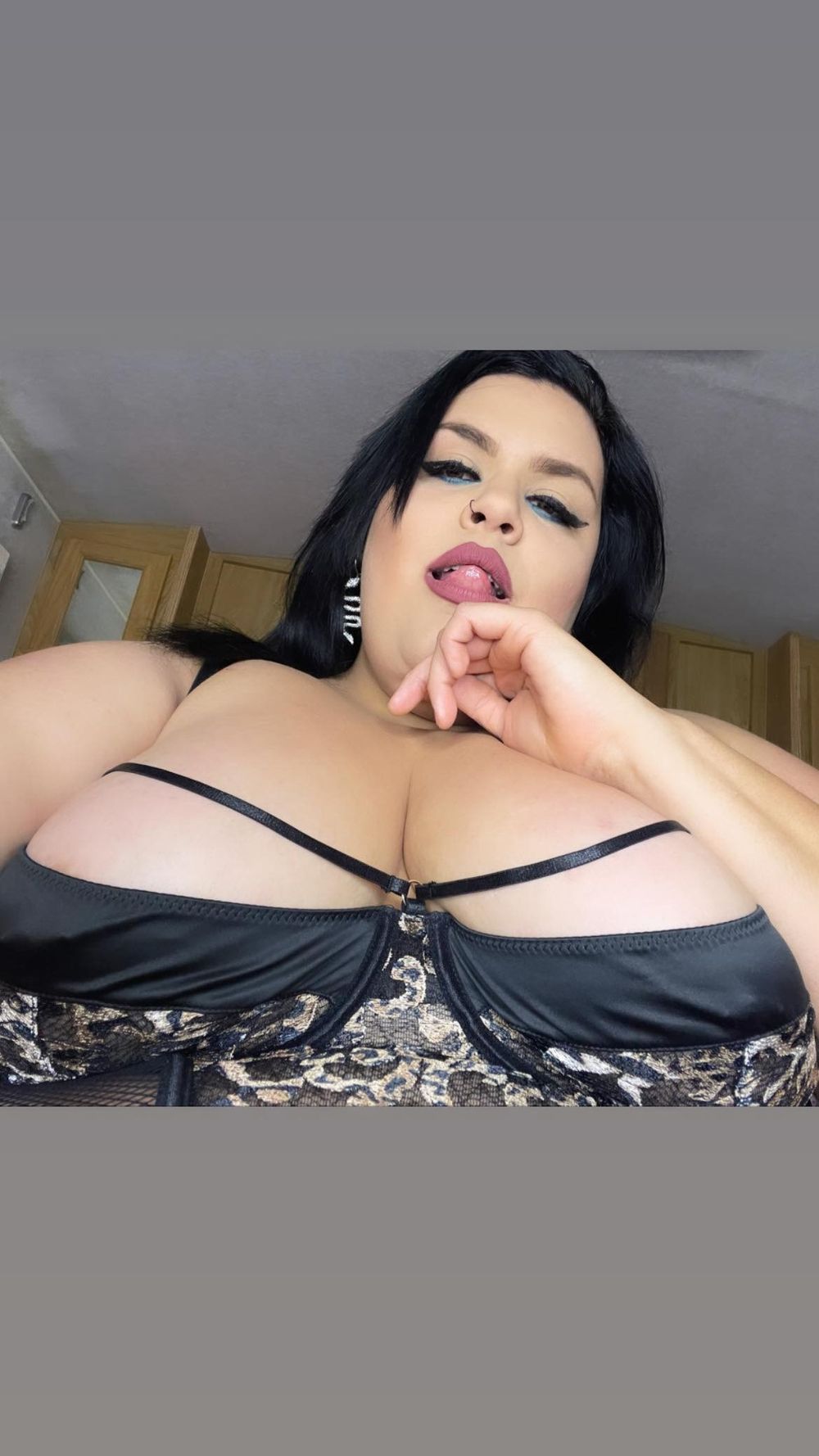 bbwsabrosa6928 OnlyFans showing big ass