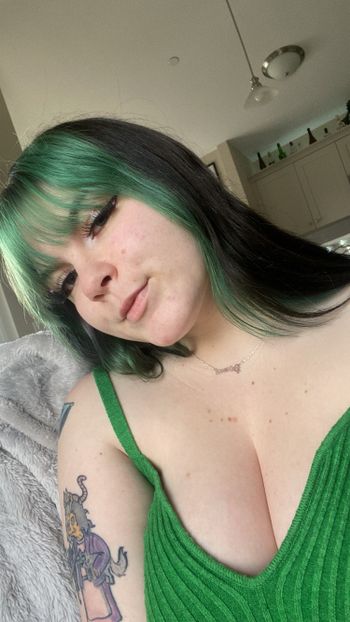 nude bbygirlviv posting masturbation