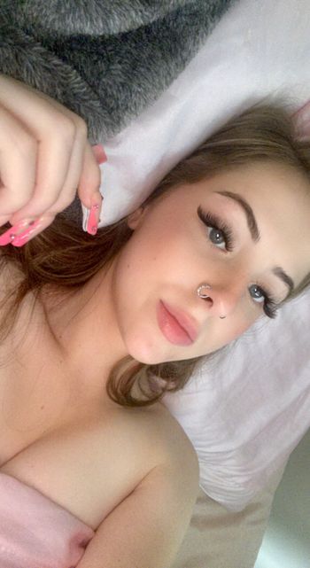 nude bbykayy222 posting latina selfie