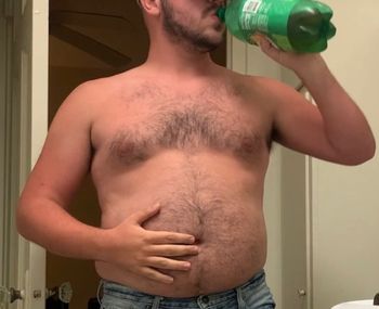 nude beerbelly123454321 posting united states selfie