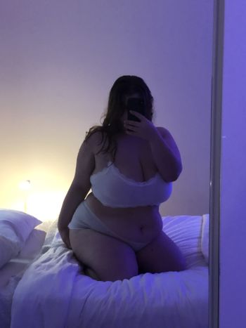 nude bigbabyonlyfans posting streamer selfie