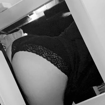 biggestbootycutie OnlyFans masturbation selfie