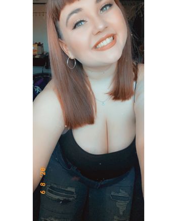 nude bitchy_bisexual leaking streamer selfie