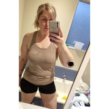 nude blonde_kiwi posting streamer selfie