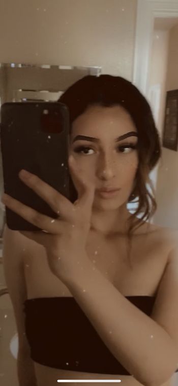 nude blowinkkay posting latina selfie