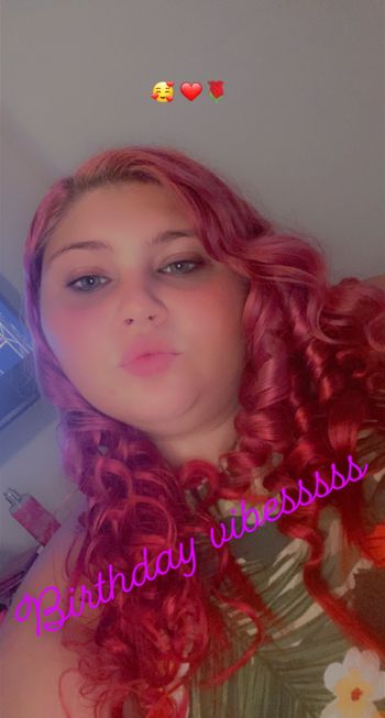 nude blue_eyed_babii showing bbw