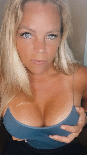 nude bodybyketo showing milf selfie