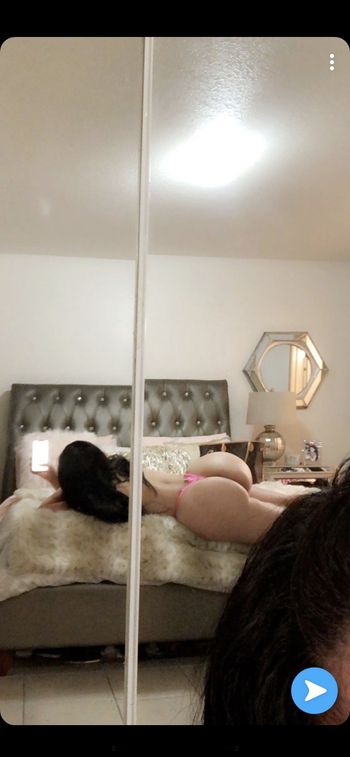 nude bonitabb14 doing streamer selfie