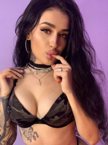 nude boo_camila showing latina