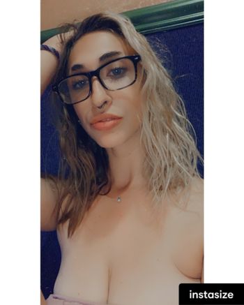 nude borderline.bratt posting bratty selfie